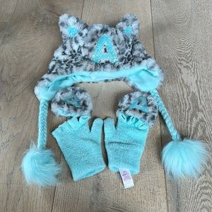 EUC matching Sparkle A lined fleece Soft faux fur hat with matching mittens.